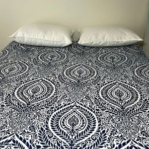Nicole Miller Blue and White Quilt